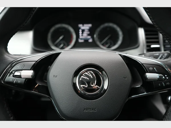 SKODA Kodiaq (2021) — foto 2 van 29