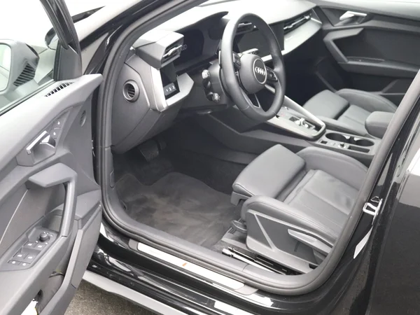 AUDI A3 Sportback (2024) — foto 11 van 23