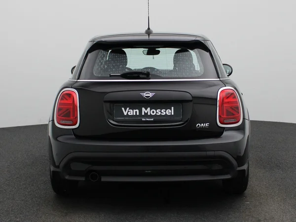 MINI One (2021) — foto 34 van 38