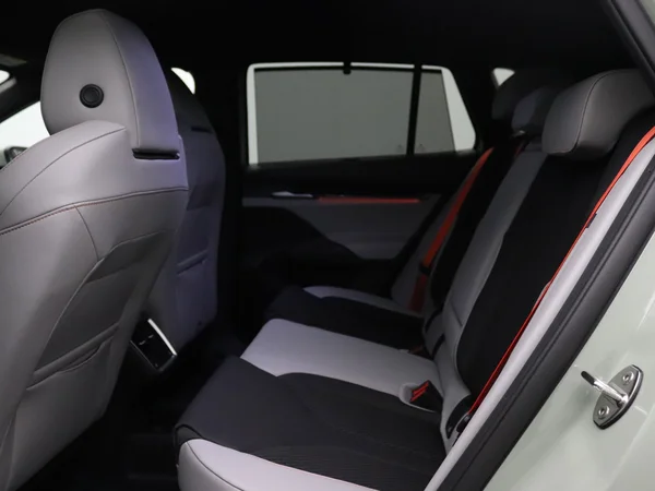SKODA Elroq (2025) — foto 4 van 19