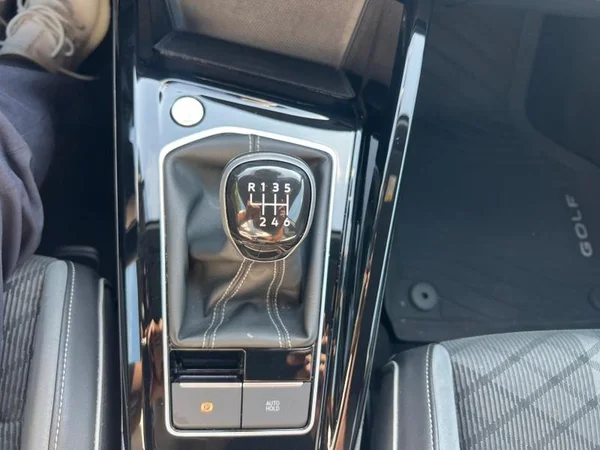 VOLKSWAGEN Golf VIII Dsl (2022) — foto 18 van 25