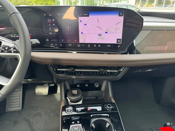 AUDI A6 Sportback e-tron (2025) — foto 4 van 24