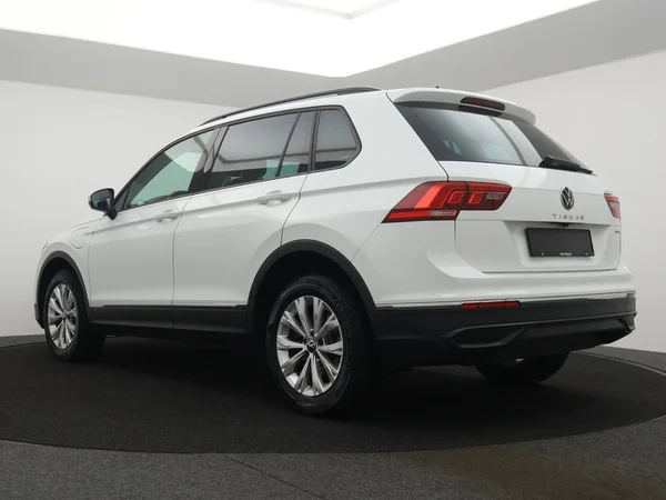 VOLKSWAGEN Tiguan eHybrid (PHEV) (2023) — foto 12 van 26