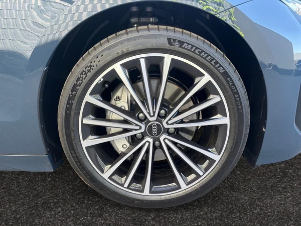 AUDI A6 Sportback e-tron (2025) — foto 9 van 9