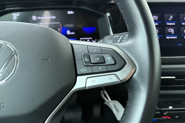Volkswagen Taigo (2024) — foto 8 van 19