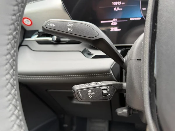 AUDI Q6 e-tron (2025) — foto 6 van 24