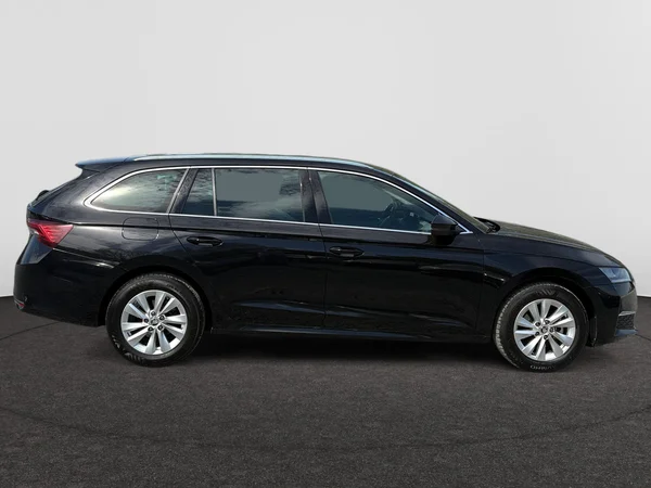 SKODA Octavia Combi (2024) — foto 4 van 22