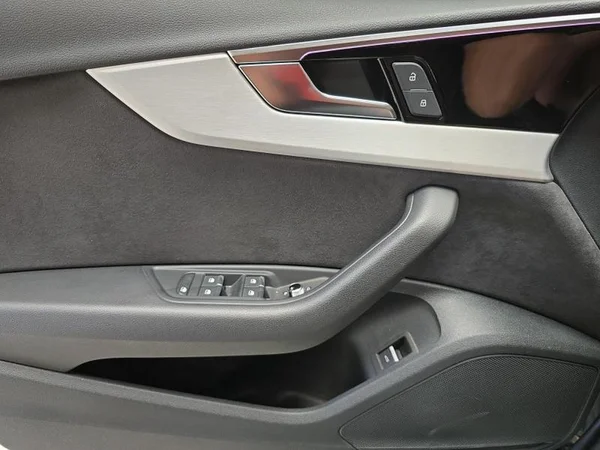 AUDI A4 Avant Dsl (2023) — foto 21 van 32