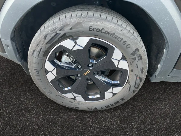 DACIA Bigster Hybrid (HEV) (2025) — foto 3 van 25
