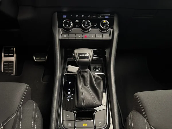 SKODA Karoq (2026) — foto 3 van 22