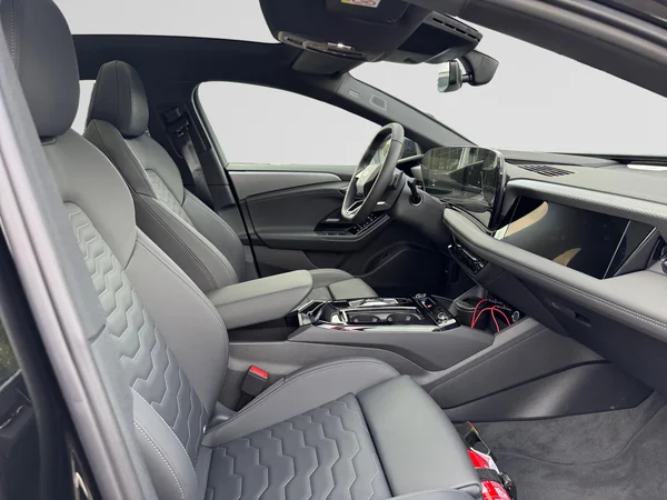 AUDI A6 Sportback e-tron (2025) — foto 22 van 24