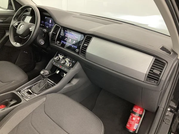 SKODA Kodiaq (2023) — foto 2 van 36