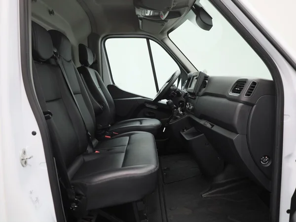 Renault Master (2023) — foto 4 van 40