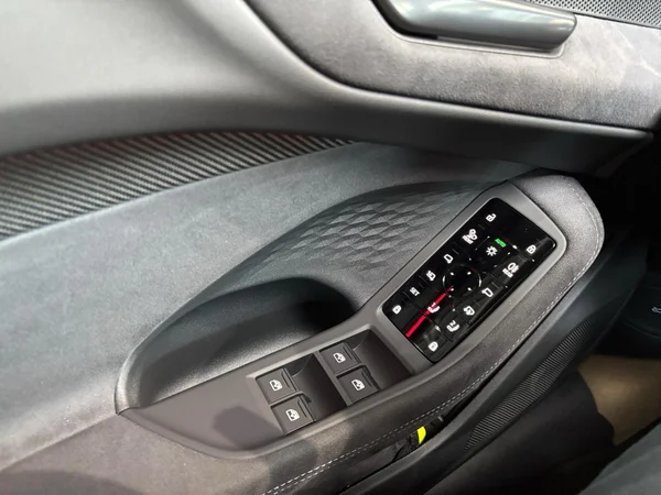 AUDI A5 Avant e-hybrid (PHEV) (2025) — foto 6 van 23