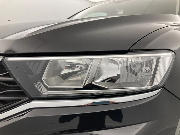 VOLKSWAGEN T-Roc (2021) — foto 27 van 36
