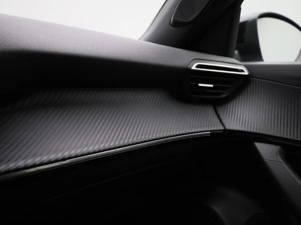 Peugeot e-2008 (2023) — foto 21 van 43