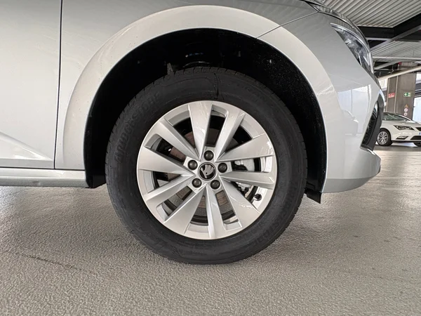 SKODA Kamiq (2025) — foto 5 van 24