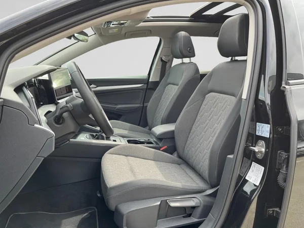 VOLKSWAGEN Golf VIII SW (2024) — foto 15 van 22