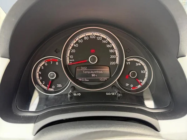 VOLKSWAGEN Up! (2017) — foto 5 van 27