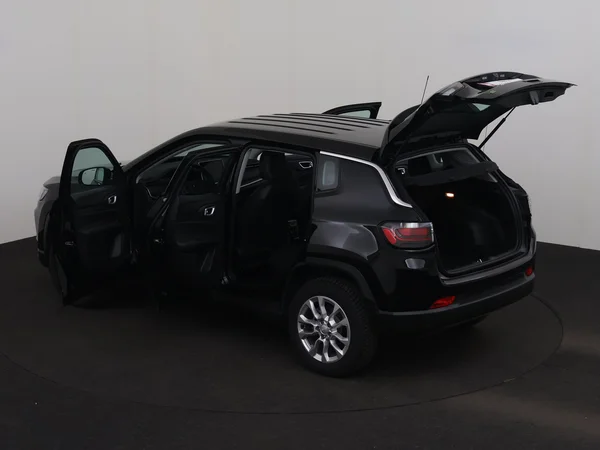 JEEP Compass (2024) — foto 28 van 29