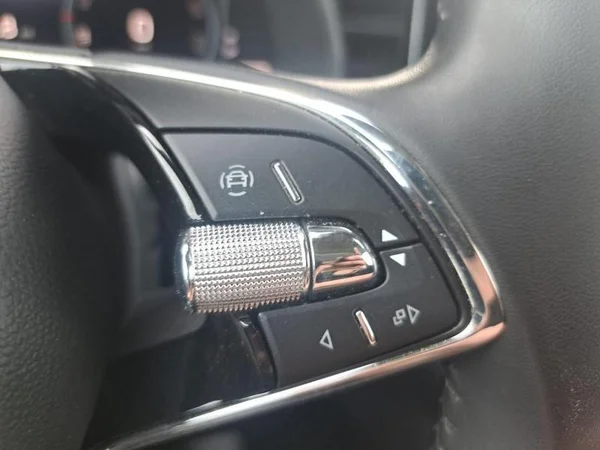 SKODA Kamiq (2022) — foto 6 van 28