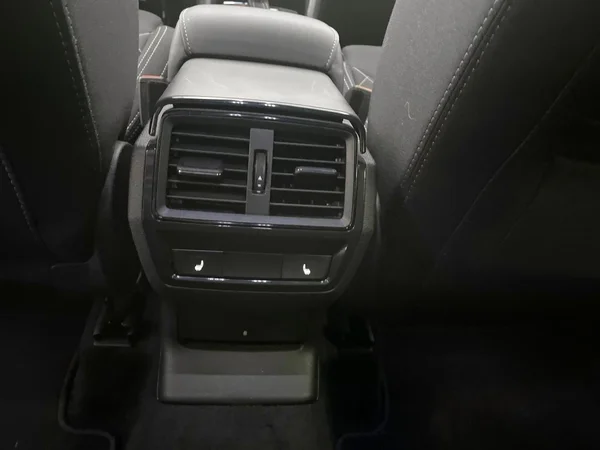 Škoda Karoq (2026) — foto 8 van 22