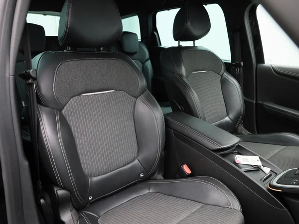 Renault Grand Scénic (2023) — foto 28 van 39