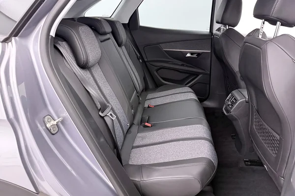 Peugeot 3008 (2018) — foto 9 van 33