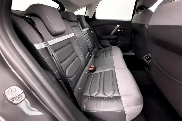 Citroen C4 (2024) — foto 8 van 32