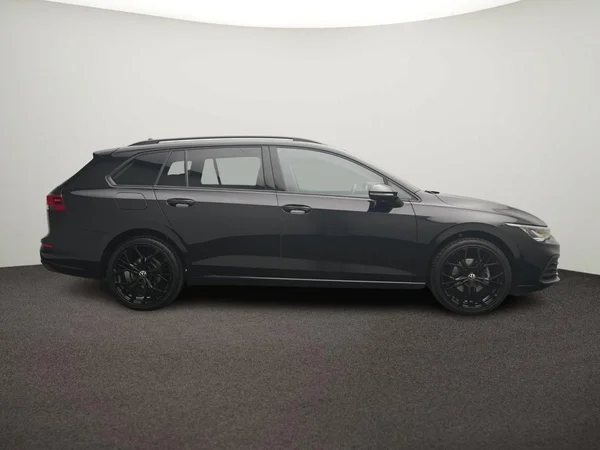VOLKSWAGEN Golf VIII SW (2024) — foto 8 van 10