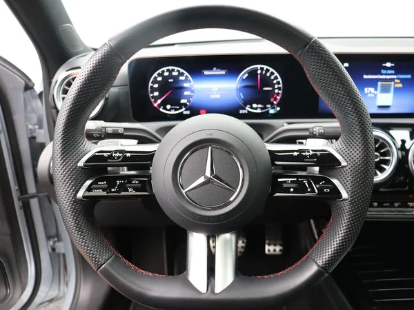 Mercedes-Benz A-Klasse (2025) — foto 13 van 27