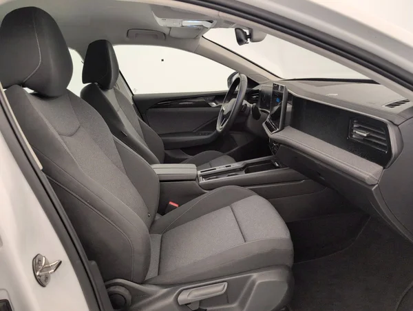 Volkswagen Passat SW (2024) — foto 27 van 27