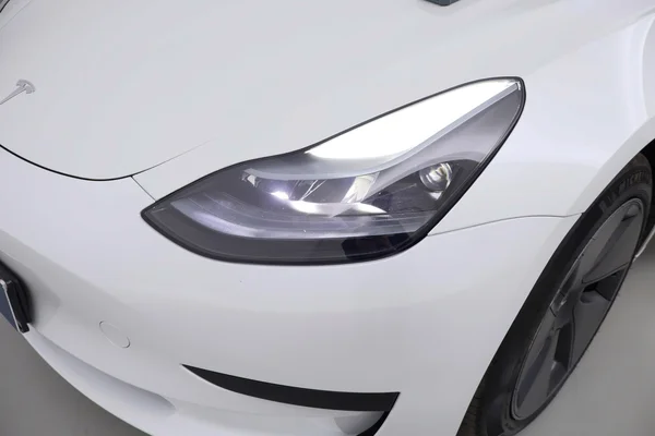 Tesla Model 3 (2023) — foto 83 van 83