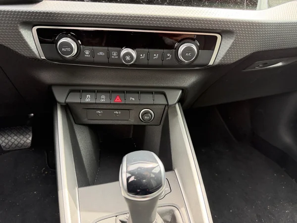 AUDI A1 Sportback (2025) — foto 2 van 27