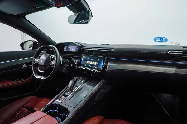 Peugeot 508 PHEV (2022) — foto 27 van 64