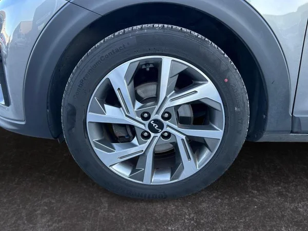KIA Stonic (2024) — foto 27 van 33