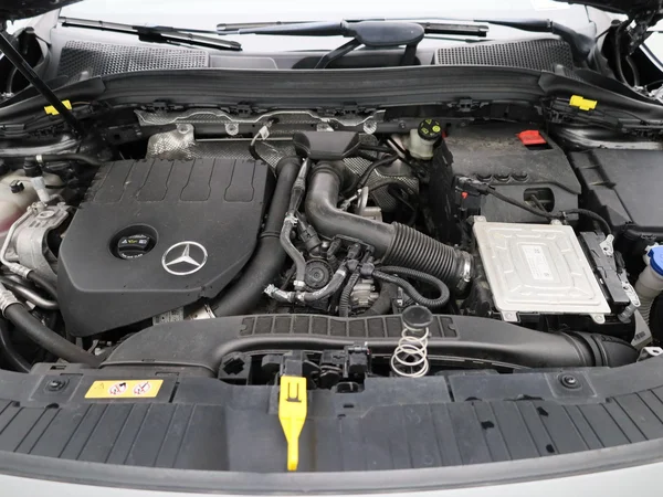 Mercedes-Benz GLA (2022) — foto 25 van 41