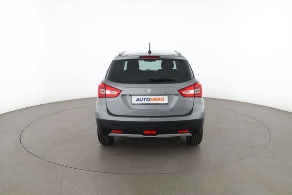 Suzuki SX4 (2018) — foto 11 van 16