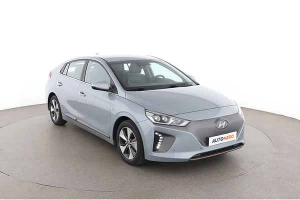 Hyundai Ioniq (2016) — foto 14 van 16