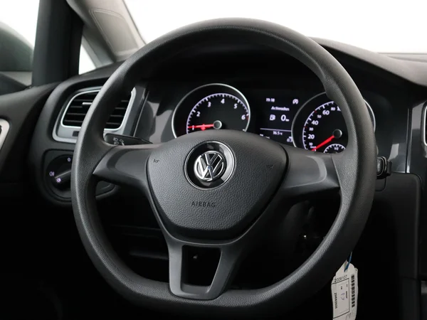 VOLKSWAGEN Golf (2018) — foto 10 van 23