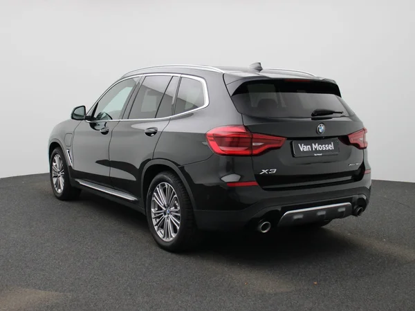 BMW X3 (2021) — foto 12 van 51
