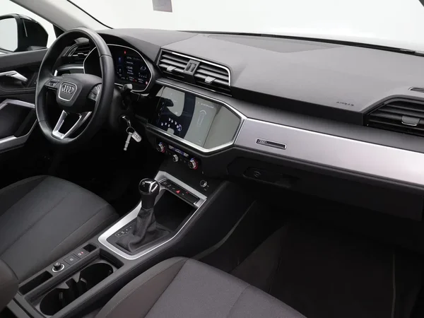 Audi Q3 (2021) — foto 12 van 29