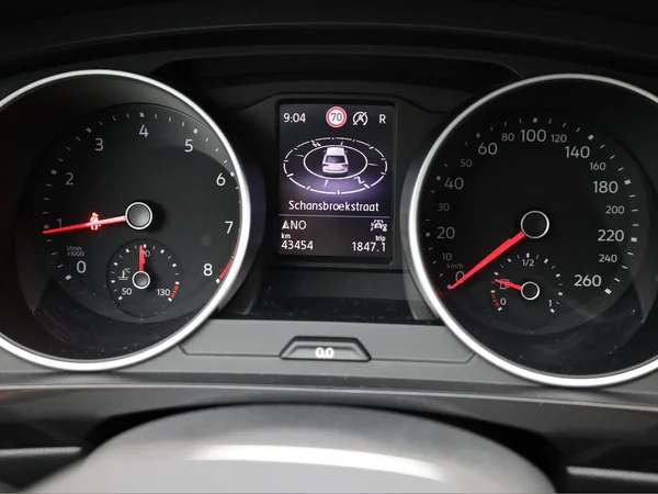 VOLKSWAGEN Tiguan (2021) — foto 15 van 22