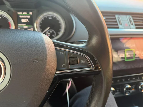 SKODA Octavia (2017) — foto 9 van 22