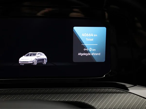 VOLKSWAGEN Golf VIII SW (2024) — foto 8 van 22