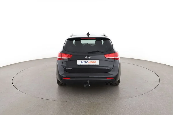 Kia cee'd (2017) — foto 11 van 16