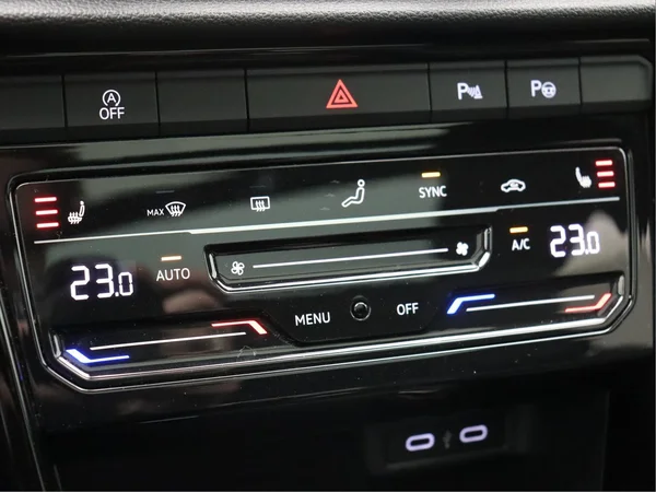 VOLKSWAGEN T-Roc (2023) — foto 17 van 17