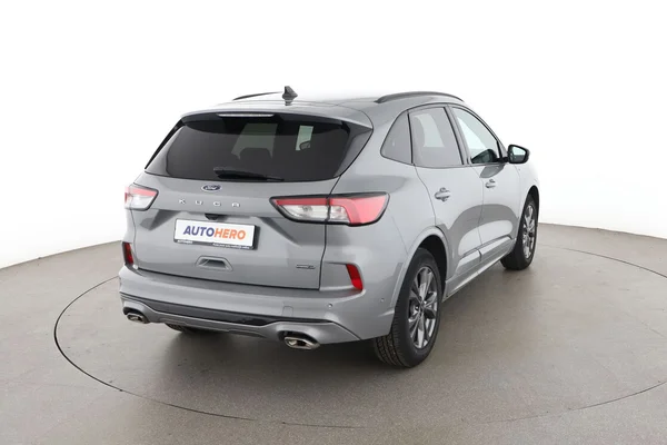 Ford Kuga (2021) — foto 12 van 16