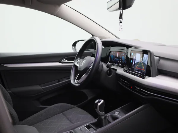 Volkswagen Golf (2021) — foto 22 van 37