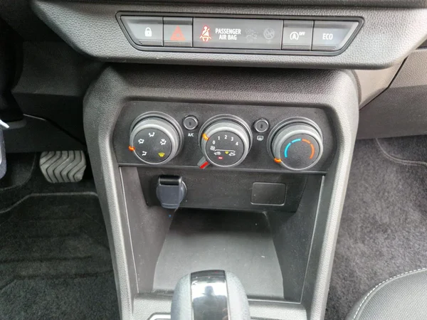 DACIA Sandero Stepway (2023) — foto 2 van 22